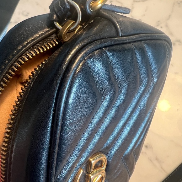 Authentic Gucci Marmont Small Shoulder Bag - Picture 11 of 16